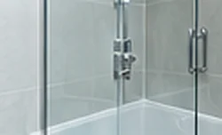 Frameless shower screen with fresh silicone seal